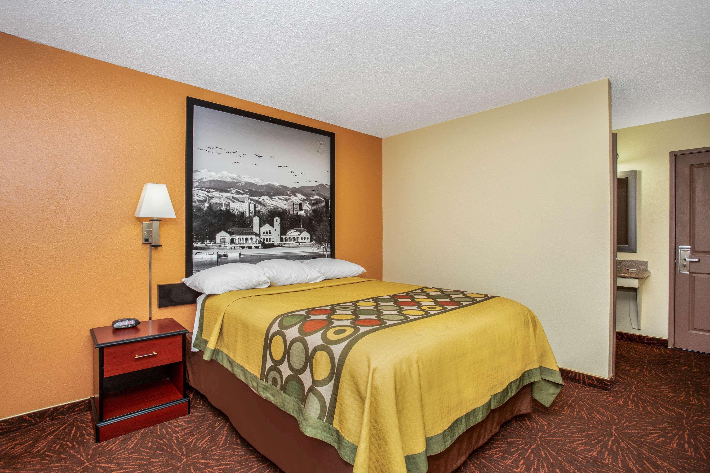 Oyo Hotel Castle Rock Co Downtown Exterior photo